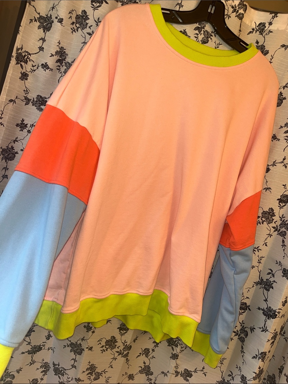 NWOT Colorblock Sweatshirt - Picture 3 of 4